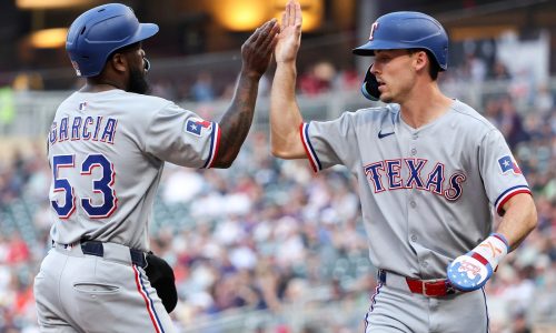 Twins rocked by Rangers in series opener