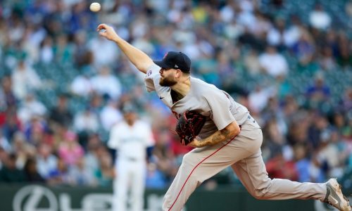 Giolito dominates, Red Sox extend win streak to 6 in 1st game post-Devers