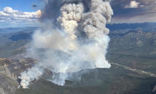 Canadian wildfire smoke causes ‘very unhealthy’ conditions in American Midwest and reaches Europe