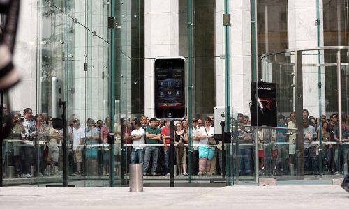 Today in History: June 29, Apple releases the first iPhone to consumers