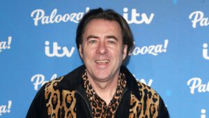 Bonuses force Jonathan Ross’ talent agency into the red despite revenue growth