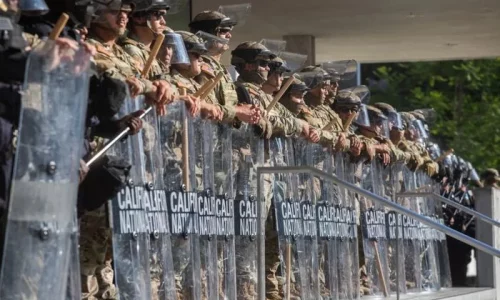 Los Angeles Mayor Imposes Curfew on Downtown to Stem Looting, Vandalism