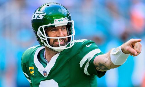 Aaron Rodgers ends months-long dance with Steelers, informs team he plans to sign, AP source says
