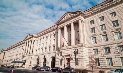 US Economy Shrank 0.5 Percent in First Quarter on Tariff-Linked Import Spike, Sluggish Spending