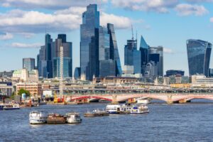 UK services sector shows signs of ‘fragile recovery’ despite job cuts and weak growth