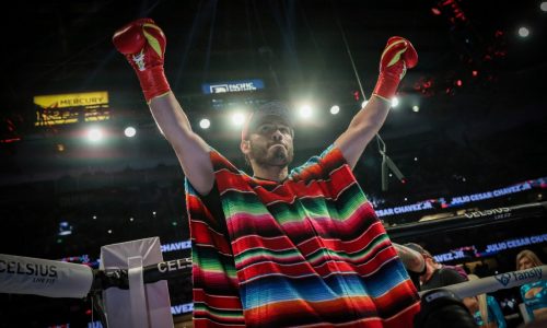 Boxing great Julio César Chávez defends son arrested by US immigration agents
