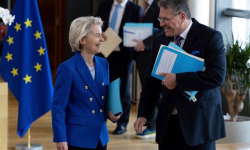 Ticker: EU suspends response tariffs