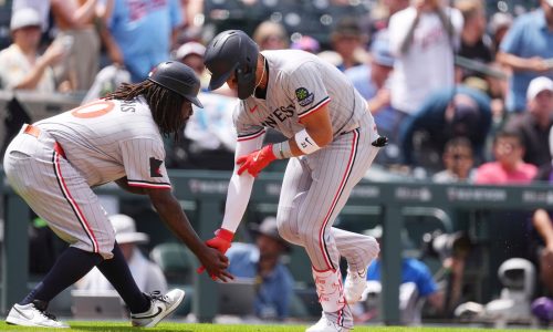 Royce Lewis hits a pair of home runs in support of Joe Ryan in Twins win