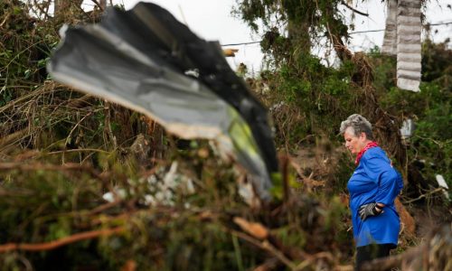 Risk of further floods in Texas during desperate search for missing as death toll tops 80