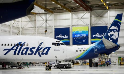 Alaska Airlines resumes operations after tech outage grounds all flights