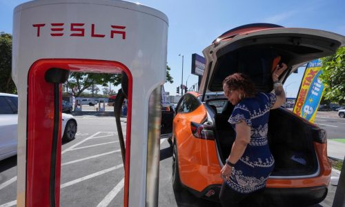 What to know about buying electric vehicles after the federal tax incentives end