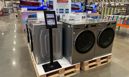 US consumer confidence improves slightly in July, but Americans remain concerned about tariffs