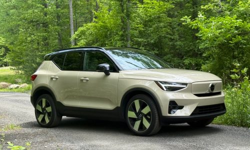 2025 Volvo EX40 delivers compact luxury perfectly