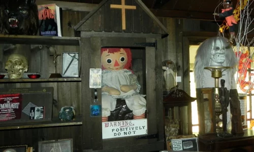 Paranormal Investigator Dies After Annabelle Doll Show in Gettysburg