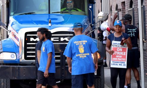 Republic Services sues striking Teamsters, as latest contract talks fail
