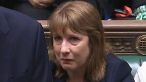 UK bond yields fall as markets welcome Starmer’s backing of Reeves