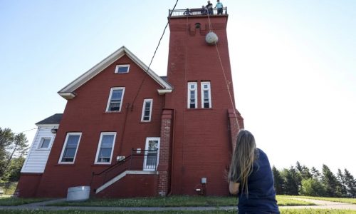 Two Harbor lighthouse regains its ‘iconic beam’