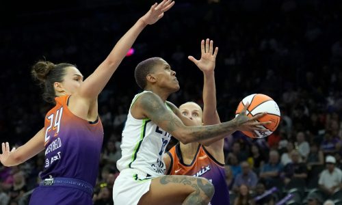Lynx stall out late in loss to Phoenix