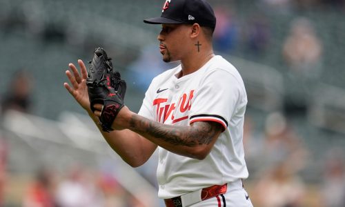 Twins trading closer Jhoan Duran to Philadelphia Phillies