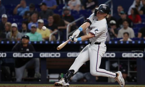 Marlins blank Twins, extend winning streak to eight