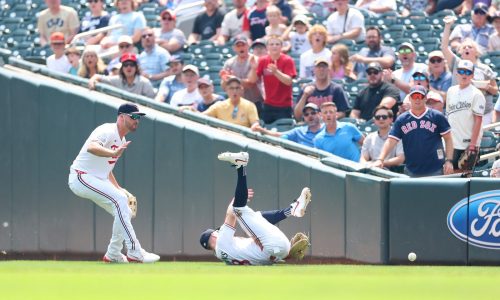 Twins blown out in final game before trade deadline