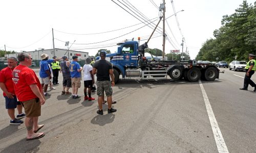 Talking trash: No deal in sight as union, waste company clash