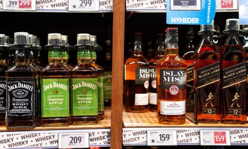 US-EU trade deal wards off further escalation but will raise costs for companies and consumers