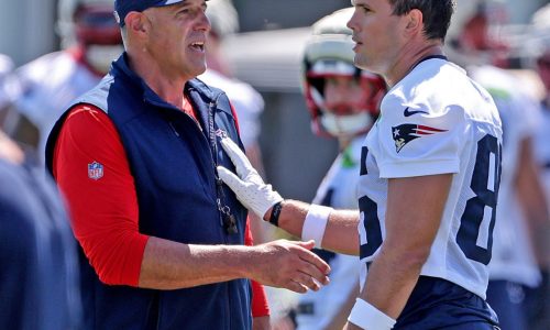 Why Mike Vrabel compared Patriots’ Hunter Henry to former Titans All-Pro