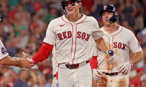 Roman Anthony’s 1st Fenway HR breaks ice in 9-3 Red Sox win