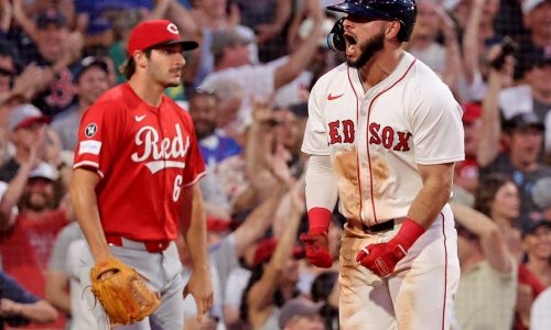 Wilyer Abreu hits inside-the-park homer, grand slam in Red Sox 13-6 win