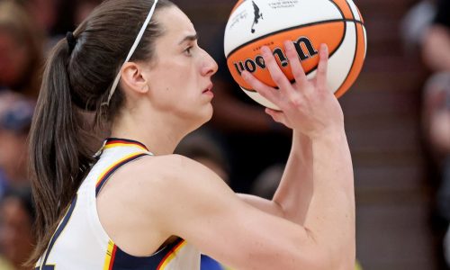 Caitlin Clark leaves with injury late in the Fever’s 85-77 victory over the Sun