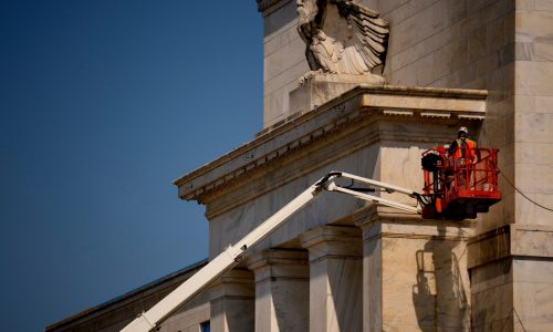 Fed minutes: Most officials worried about inflation moving higher