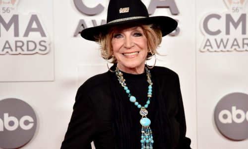 Jeannie Seely, soulful country singer behind hits like ‘Don’t Touch Me,’ dies at 85