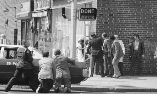 Today in History: August 22, hostages taken during botched Brooklyn bank robbery