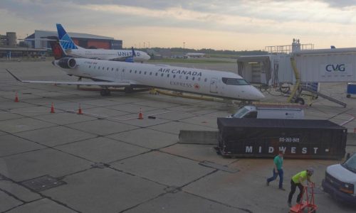 Air Canada could shut down completely unless the airline and its flight attendants reach a deal