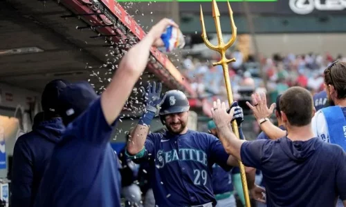 Cal Raleigh Makes MLB History With 50th Home Run of the Season