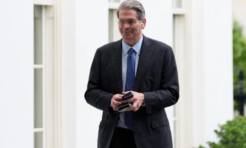 US national debt reaches a record $37 trillion, the Treasury Department reports