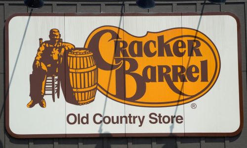 Cracker Barrel relents, says its old logo will return