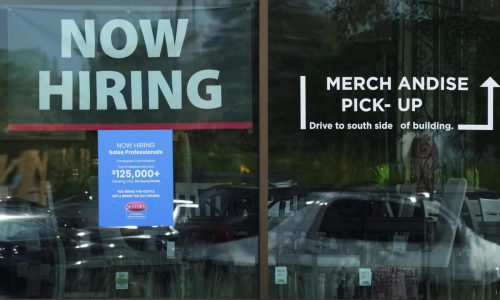 US applications for jobless benefits fell last week as layoffs remain low