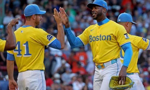 Red Sox take series, move into 1st Wild Card spot with 7-3 win over Astros