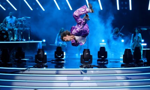 Concert review: Benson Boone flips out at Xcel Energy Center