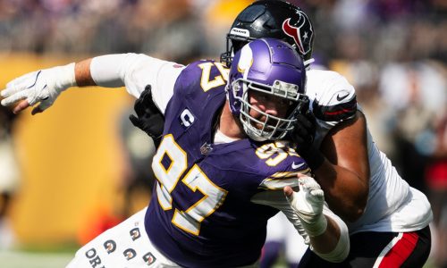 Vikings trade veteran DT Phillips to Jets