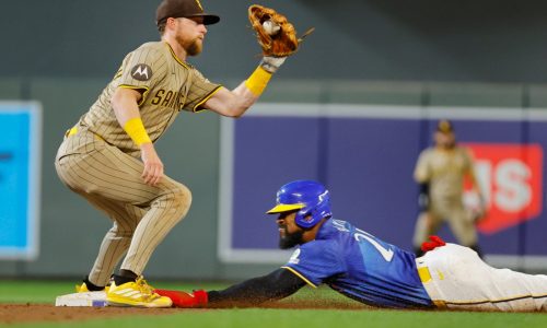 Byron Buxton slides his way into 20/20 club in Twins win
