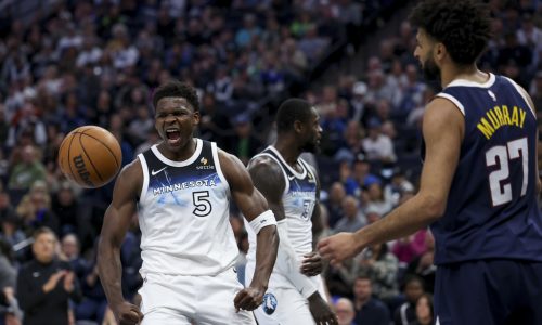 Who do the Timberwolves play in the preseason?
