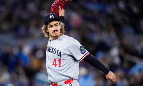 Blue Jays pound Ryan, Twins from the start