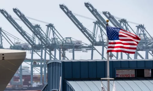 US Economy Grew 3.3 Percent In Q2, Beating Prior Estimate