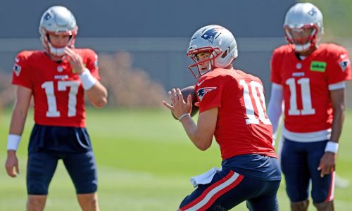 How Patriots rookie quarterback steals reps in practice to prepare for preseason