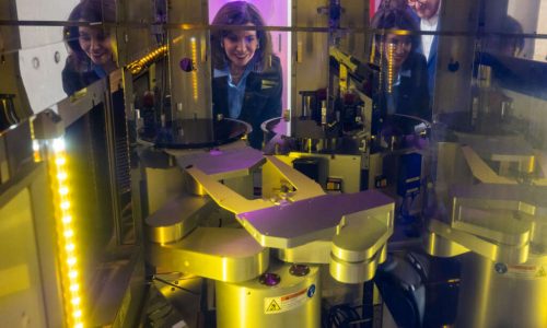 PODCAST: ¿Cuál es el riesgo en la fuerza laboral latina frente a la automatización?