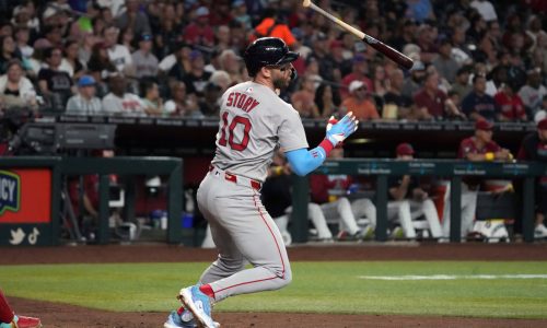 Red Sox pinch-hit magic staves off DBacks sweep, Alex Cora gets 600th win