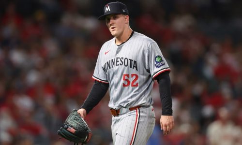 Twins can’t finish off innings, solve Kyle Hendricks in loss